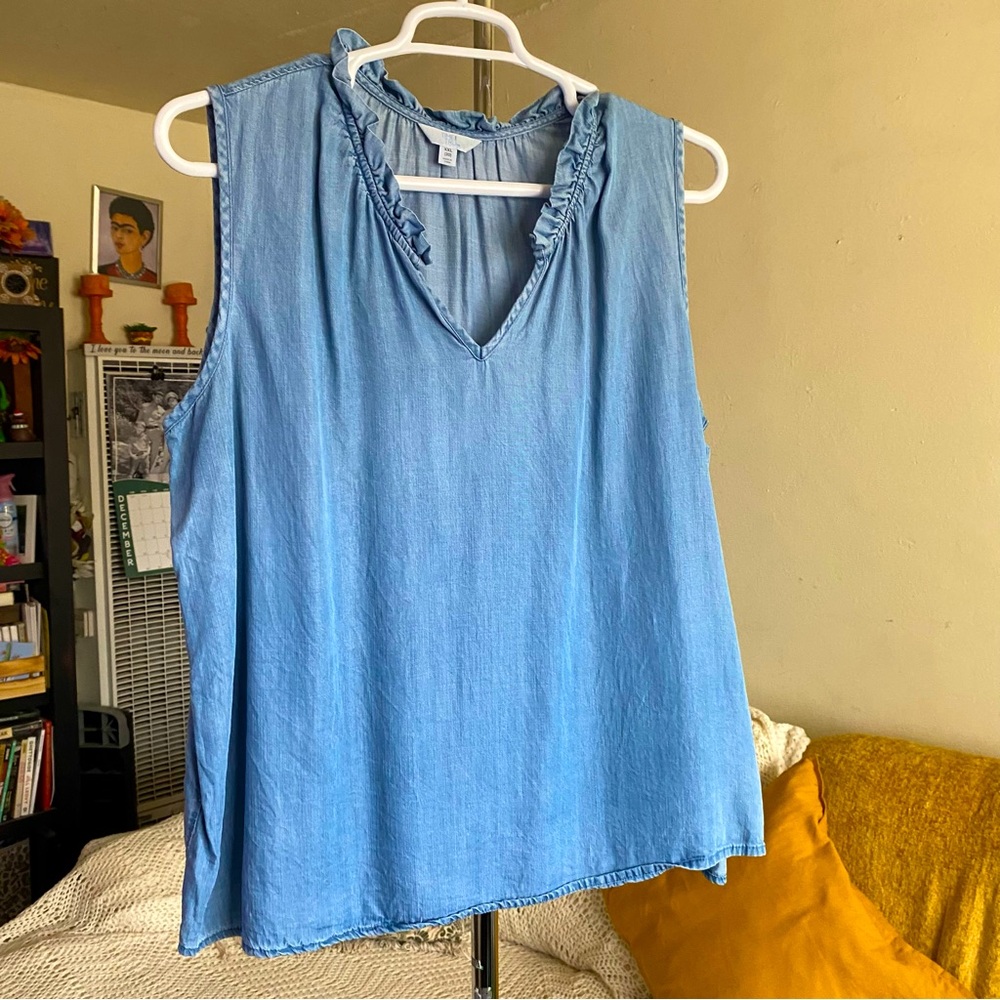 Time and Tru Light Blue Chambray Ruffle V-Neck Tank Top